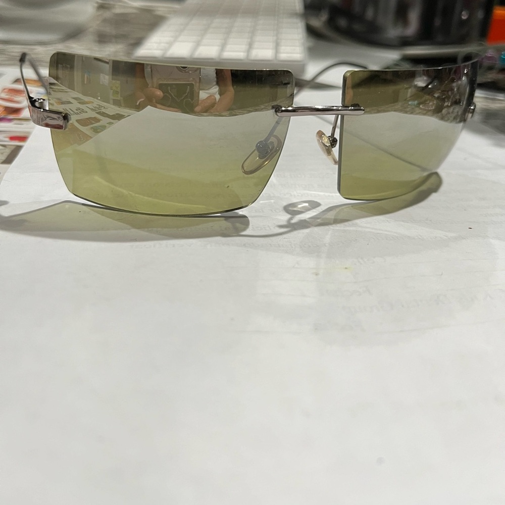 Authentic Giorgio Armani sunglasses. - Picture 7 of 8